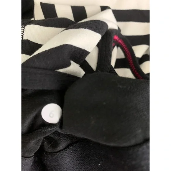 Lululemon Athletica Power Y Tank Top Womens 6 Black White Apex Stripe - Picture 3 of 3